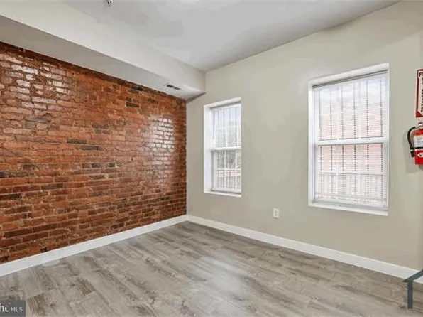 302 V St NE APT 1, Washington, DC 20002