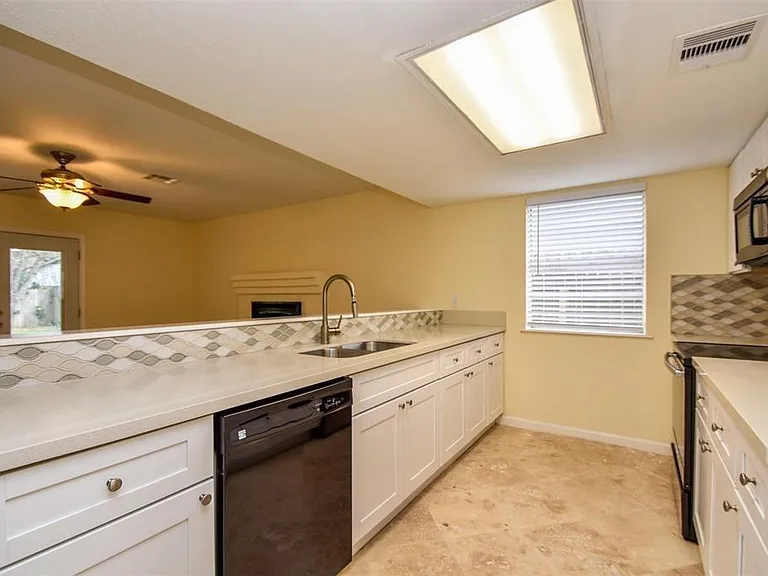 2110 Whiteback Dr — Photo 15