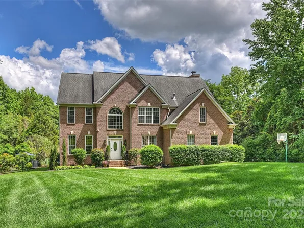 706 Evans Manor Dr, Matthews, NC 28104
