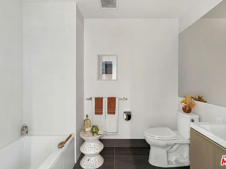 889 Francisco St #1702 — Photo 11