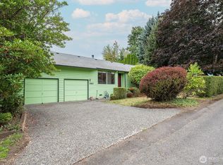 19507 55th Ave NE, Lake Forest Park, WA 98155