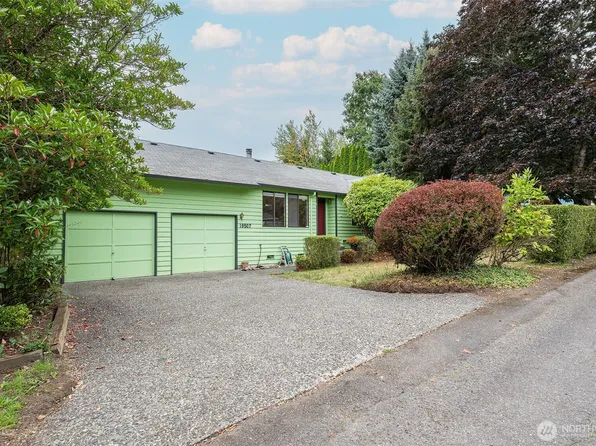 19507 55th Ave NE, Lake Forest Park, WA 98155