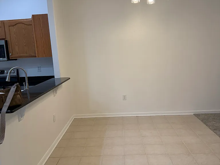 19234 Weymouth Dr — Photo 5