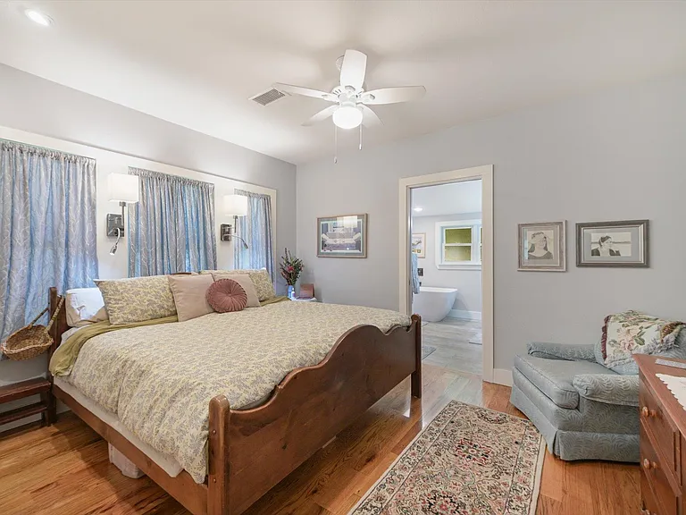 4408 Avenue C — Photo 11
