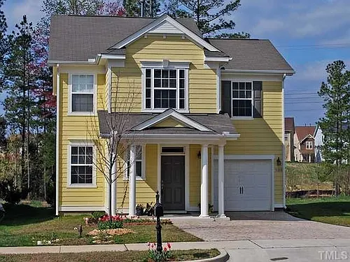 138 Singer Way Photo 1