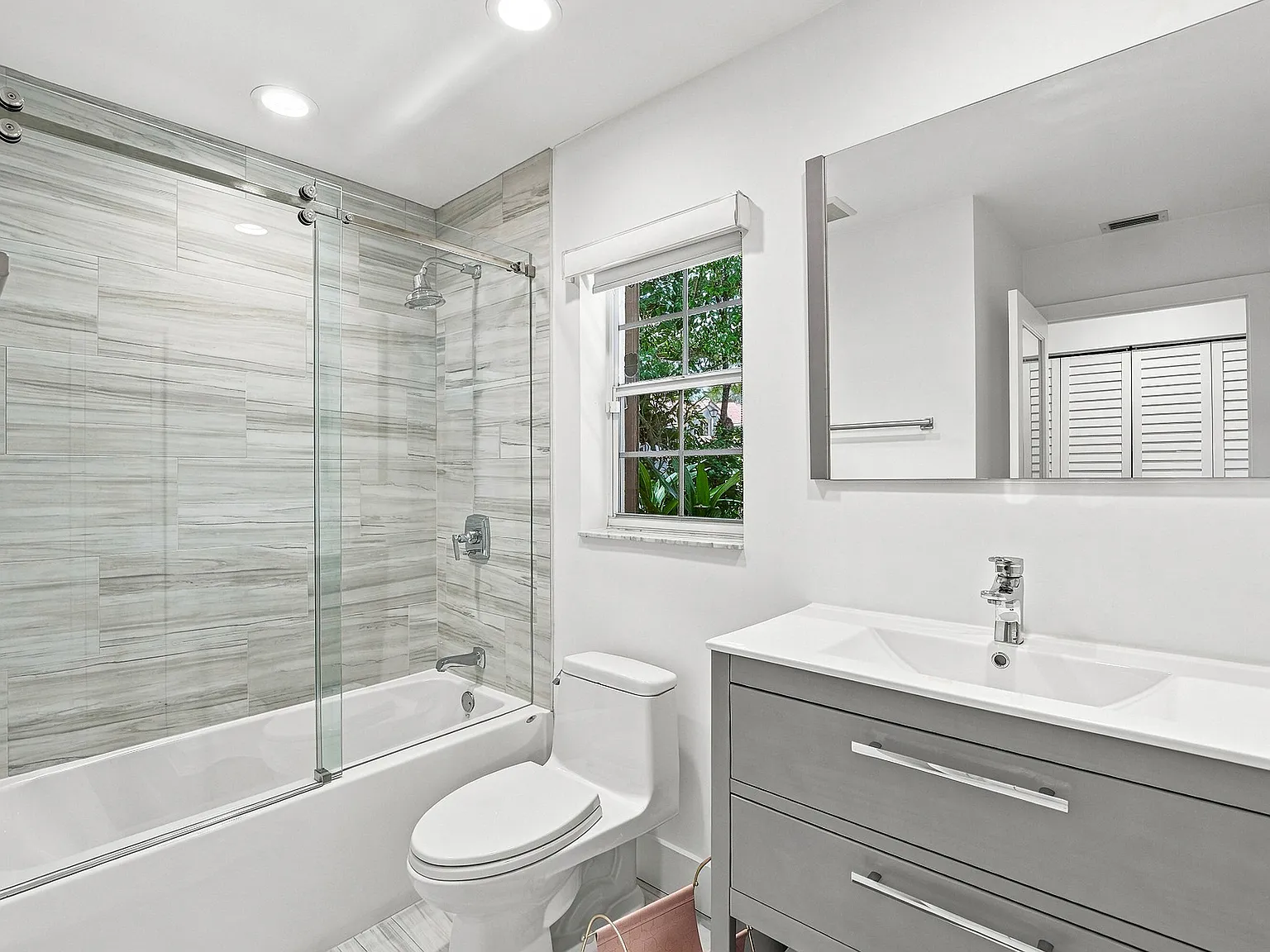 3 bed, 1888 sqft, $4,000 — Photo 4