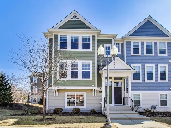 118 Waterbury Cir #118, Schaumburg, IL 60193