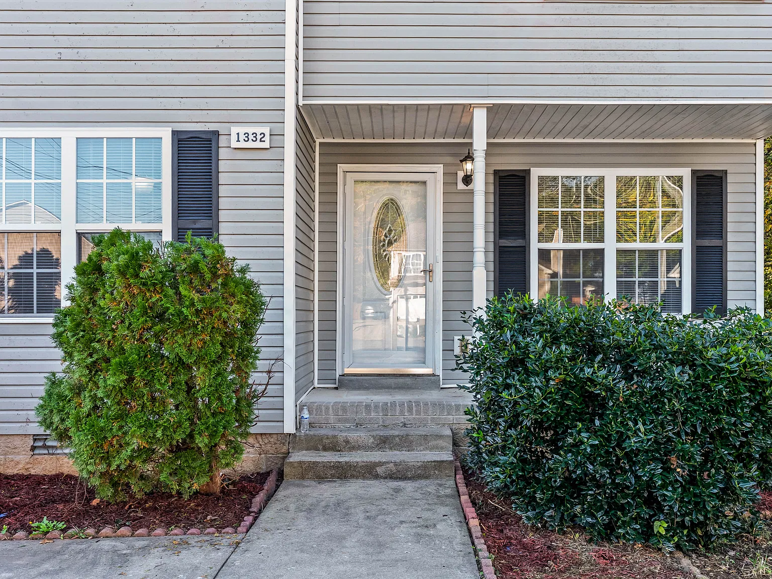 3 bed, 2.5 bath, 2000 sqft, $1,800 — Photo 3