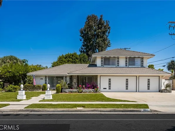 1403 W Westmont Dr, Anaheim, CA 92801