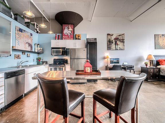 3rd image of 500 Robert St #712