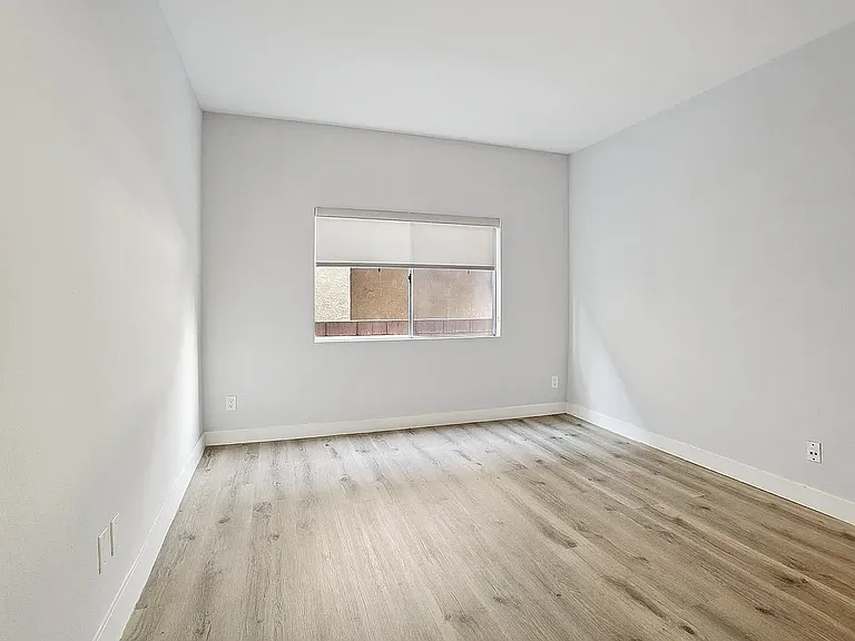 Sylvan Apartments — Photo 16