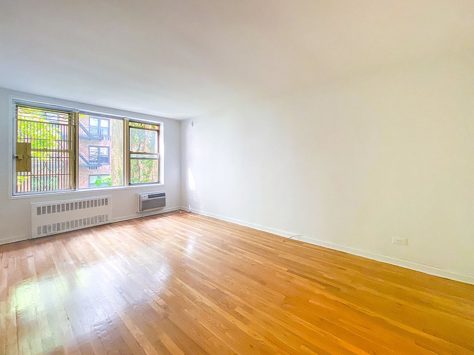 1st image of 150 E 30th St APT 4B