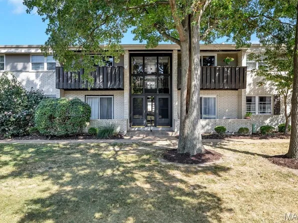 138 Shadalane Walk APT C, Ballwin, MO 63011