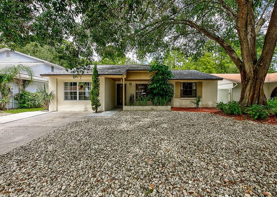 1st image of 15926 Winding Dr