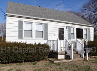 711 N 28th St, Belleville, IL 62226