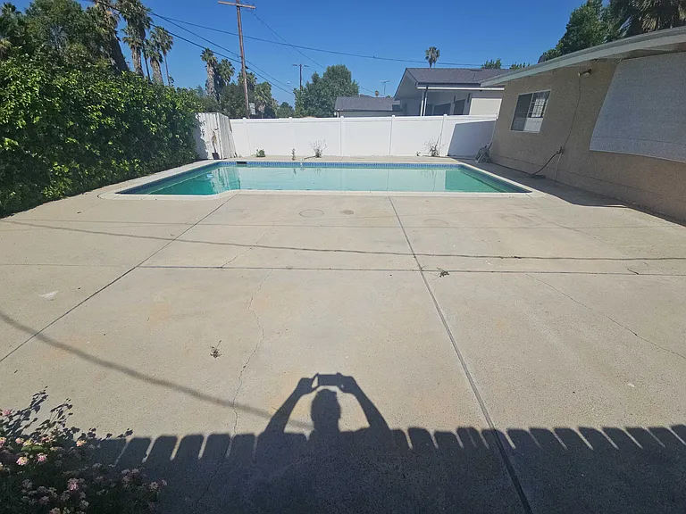 Bullock St — Photo 43