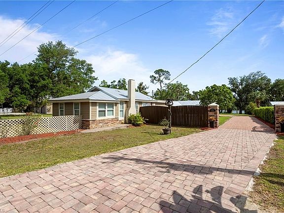 2/1 Guest cottage (completely renovated) on left as you enter the gate to the main home.