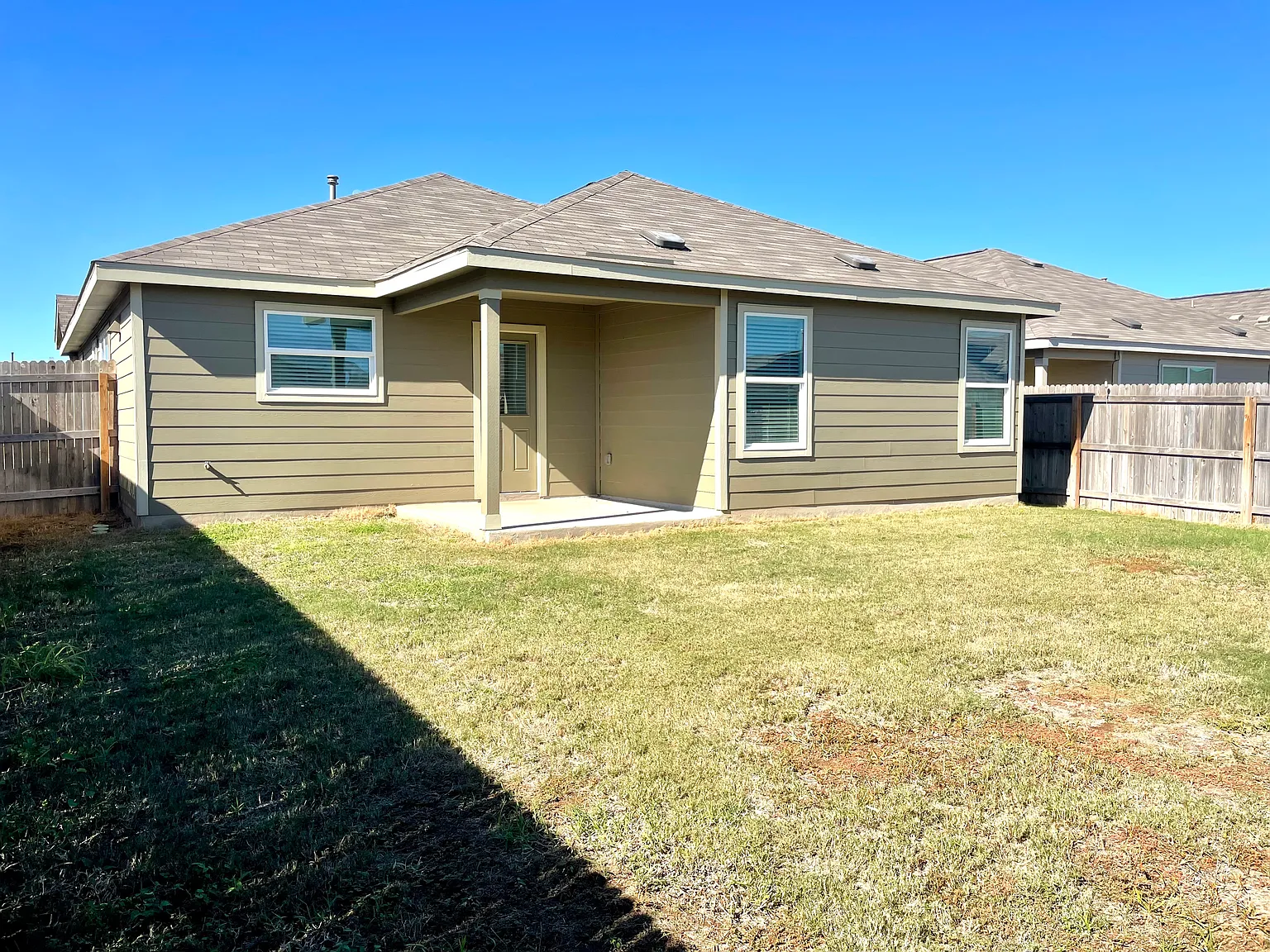 4 bed, 1699 sqft, $1,895 — Photo 3