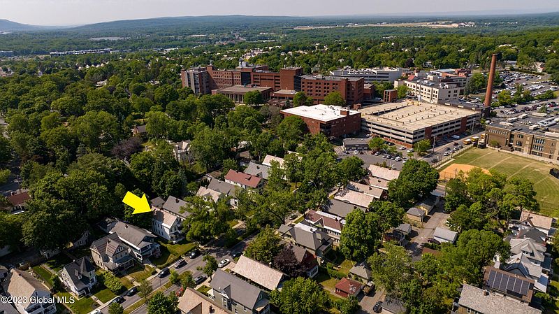 2nd image of 1393 Glenwood Boulevard