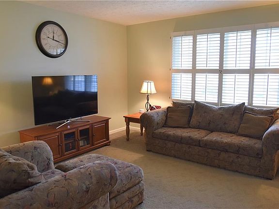 4th image of 644 Cobblestone Dr