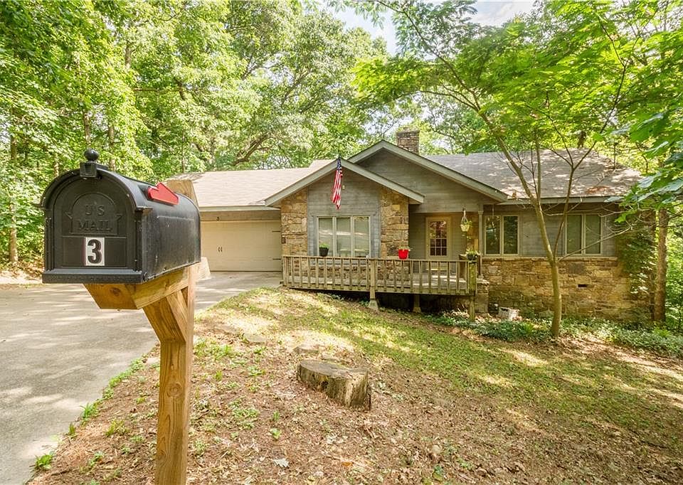 1st image of 3 Earby Ln