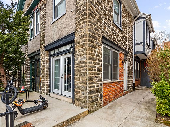 3rd image of 4320 Spruce St #1A