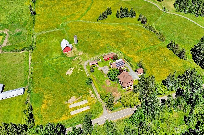 3rd image of 1478 Kelly Road