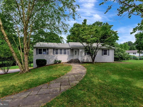 9718 Hollowood Ct, Ellicott City, MD 21042