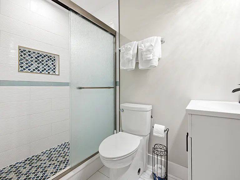 15775 Lakeshore Rd #3 — Photo 9