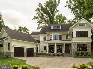 2822 23rd Rd N, Arlington, VA 22201