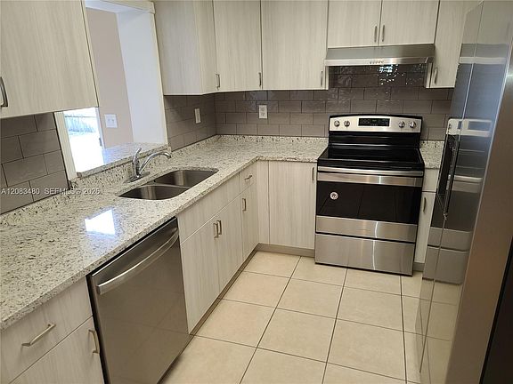 3rd image of 3013 SE Bamboo St