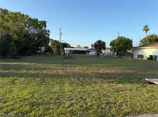 425 Monterey Ave, Cape Coral, FL 33904