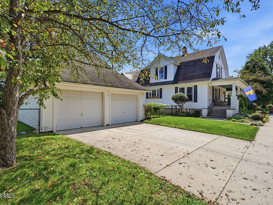 1st image of 815 Beech Ave