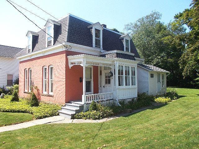1st image of 24 Burgess St