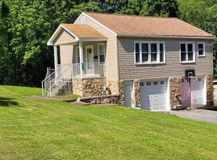 203 1/2 Reservoir Rd, Beckley, WV 25801