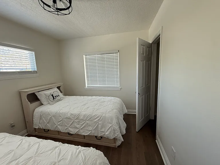 14613 Piuma Ave — Photo 19