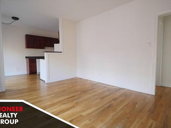 2nd image of 3823 N Fremont St #3825E3