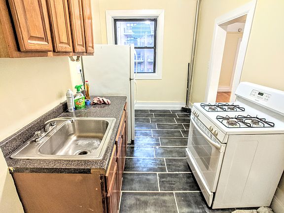 5th image of 14715 Northern Blvd APT 4M