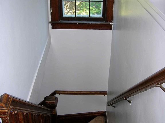 5th image of 1400 Packard St #2