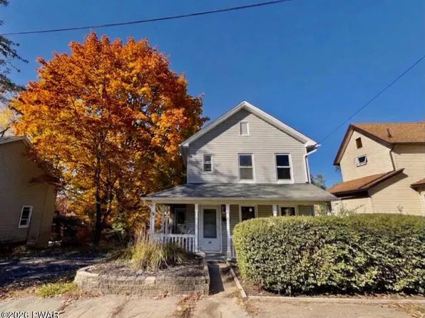 53 Grove St, Carbondale, PA 18407