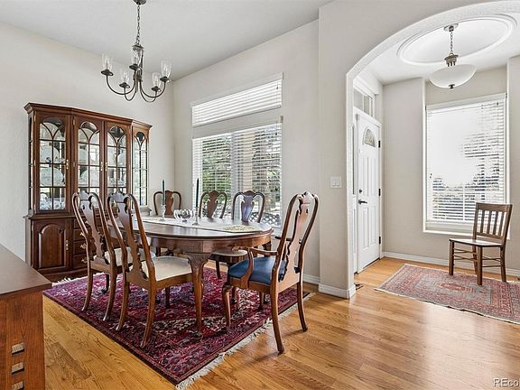 4th image of 575 Roslyn Street