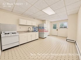 62 Main St