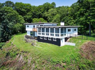 66 River Rd, Highland, NY 12538