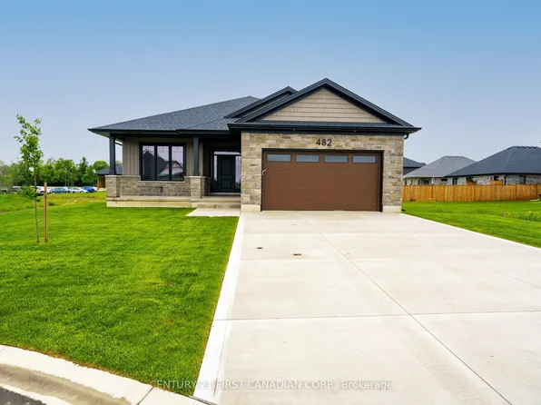 482 Julianna Ct, Plympton Wyoming, ON N0N 1T0