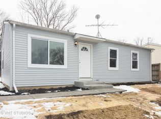 134 Cedar Cir, Streamwood, IL 60107