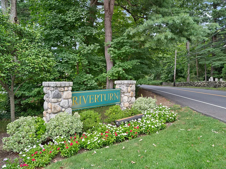 180 Turn Of River Rd #11D — Photo 23