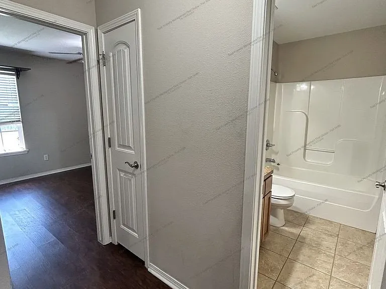304 Bordeaux Cir — Photo 9