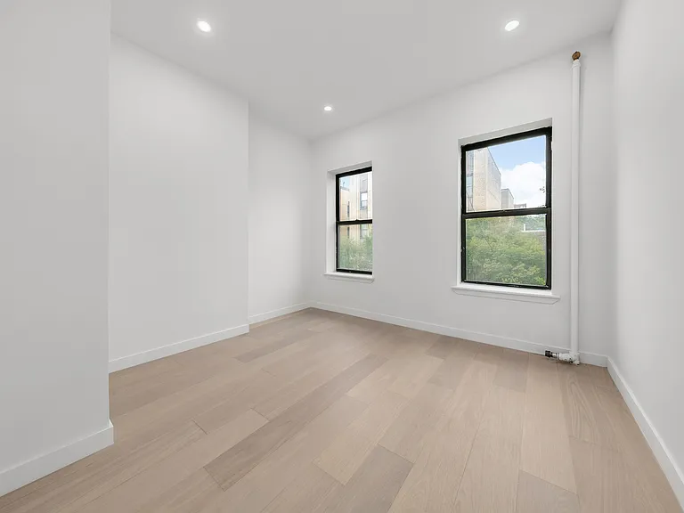 175 E 3rd St #4B — Photo 9