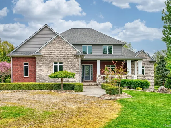 1750 Shipman Rd, Oxford, MI 48371