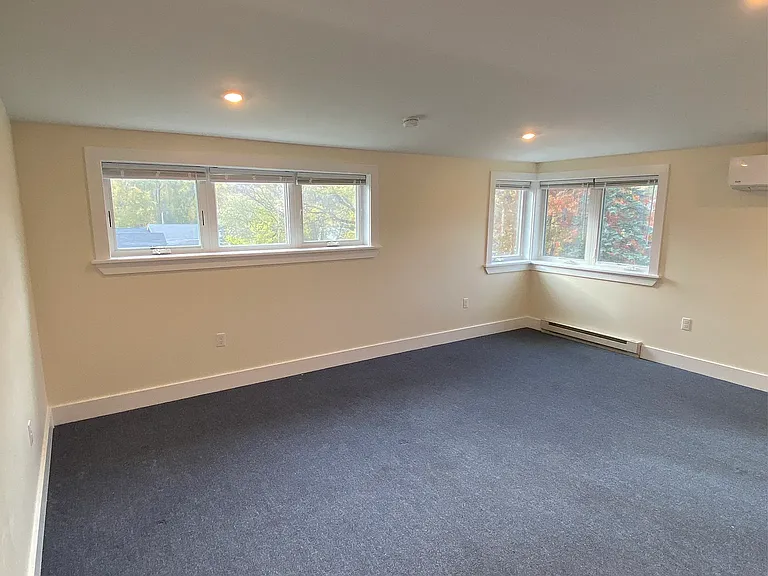 91 E Spring St — Photo 1